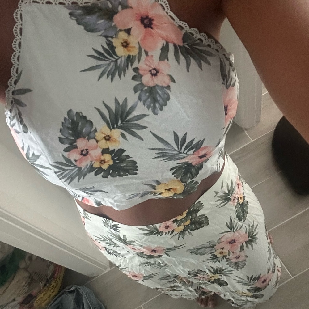 Forever 21 set crop and long skirt size M